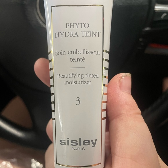 Sisley Other - Brand new Sisley tinted moisturizer for medium tone skin. (Colour 3/5). Paid 200